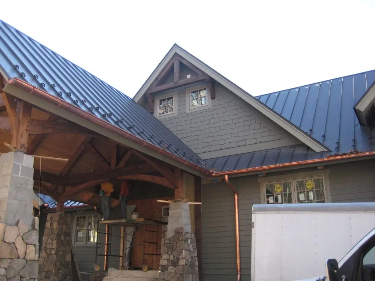 Craftsman Roofing team delivering quality roofing work in Country Lake Estates